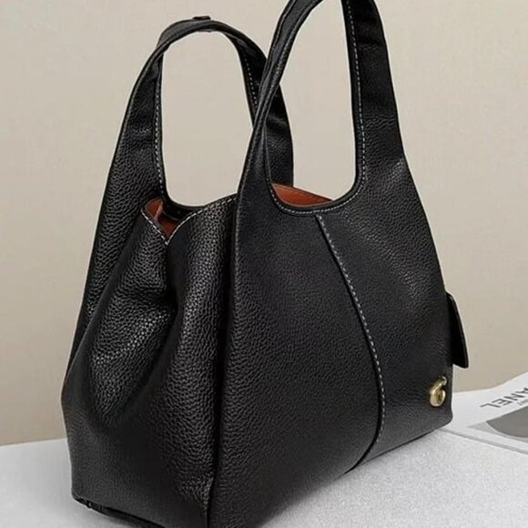 NWT Coach Lana Shoulder Bag 23 In Black CM545 - Picture 3 of 5